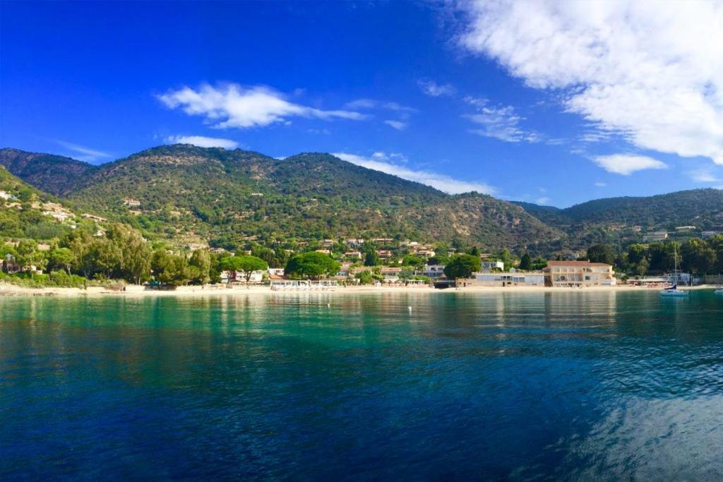 Hôtel Beau Soleil Le Lavandou Exterior foto